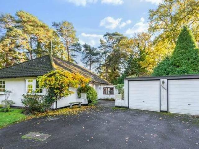 House for rent in Surrey