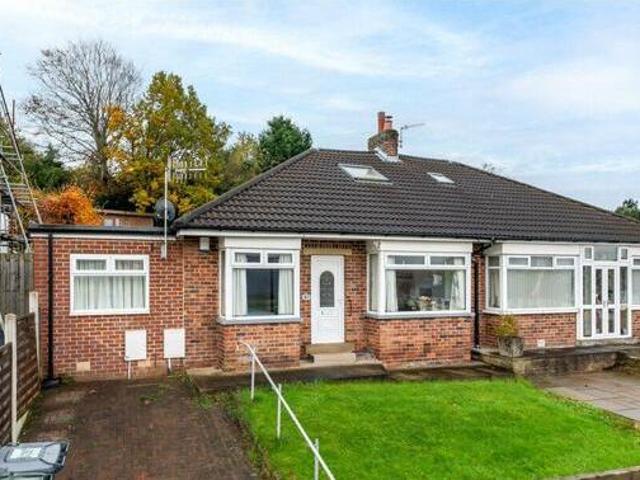 House for sale in Cottingley, West Yorkshire