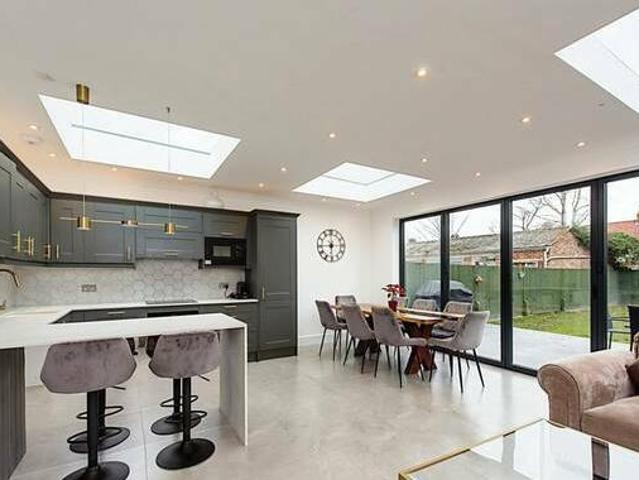 House for rent in Surrey