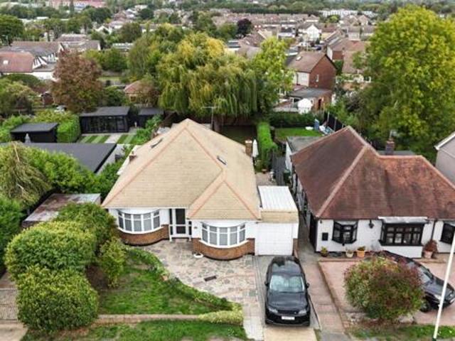 Bungalow for sale in Emerson Park, Greater London
