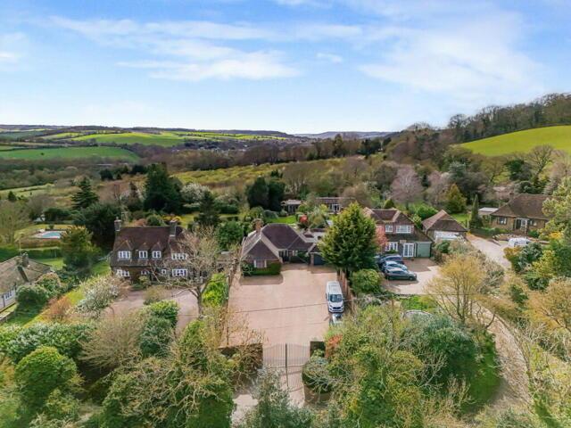 Bungalow for sale in The Butts, Kent