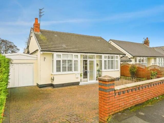 Bungalow for sale in Kennessee Green, Maghull