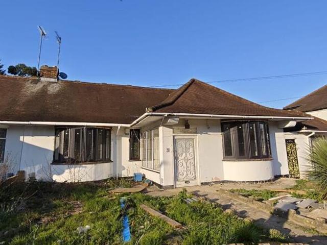 Bungalow for sale in Woodford, Greater London