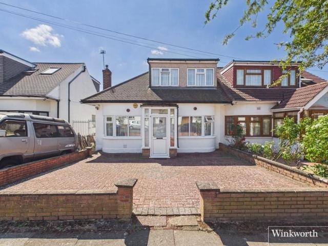 Bungalow for sale in City of London, Greater London
