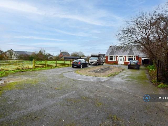 Bungalow for rent in Newton-with-Scales, Lancashire