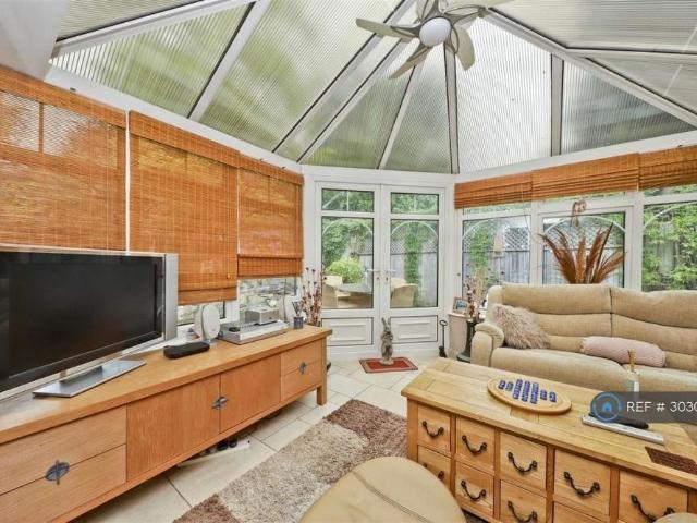 House for rent in Ickenham, Greater London