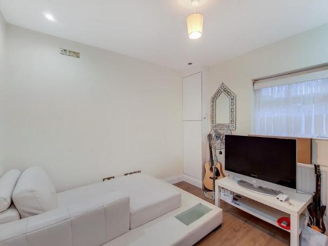 House for rent in London Borough of Ealing, Greater London