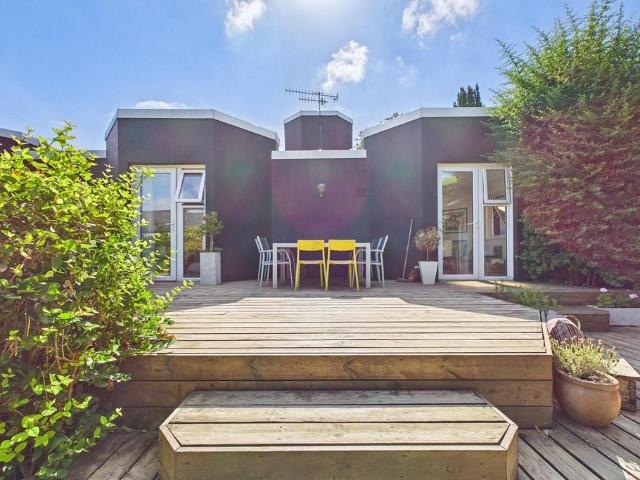 Bungalow for rent in Backwell, North Somerset
