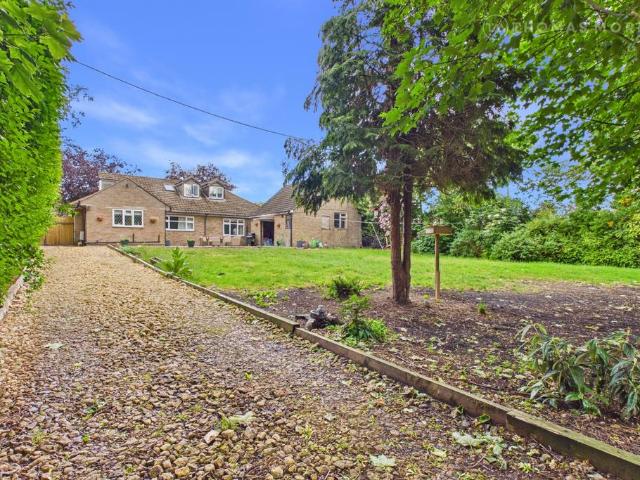 Bungalow for rent in Ramsey, Huntingdon