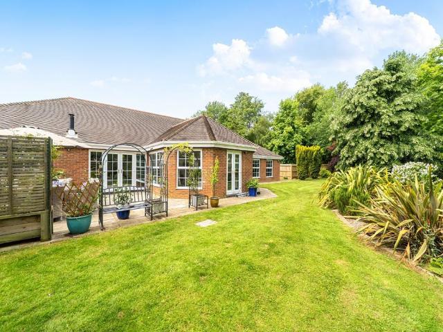 Bungalow for rent in Bridgefield, Kent