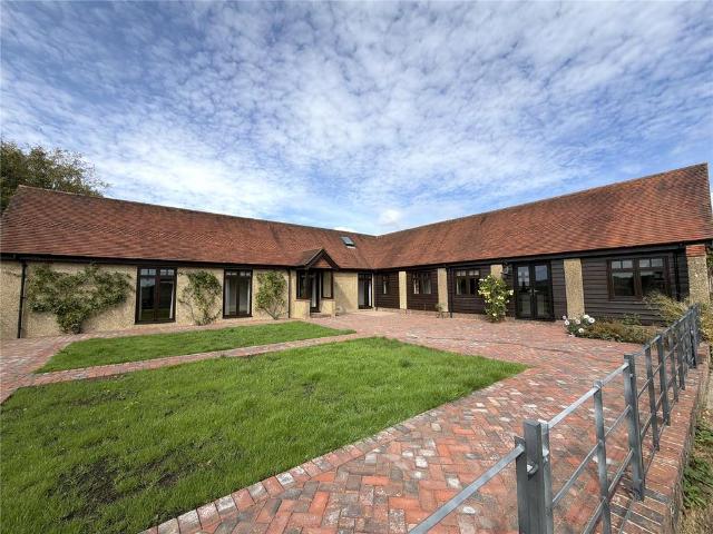 Bungalow for rent in Perryfields, West Sussex