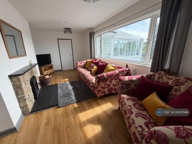 House for rent in Waun Fawr, Wales