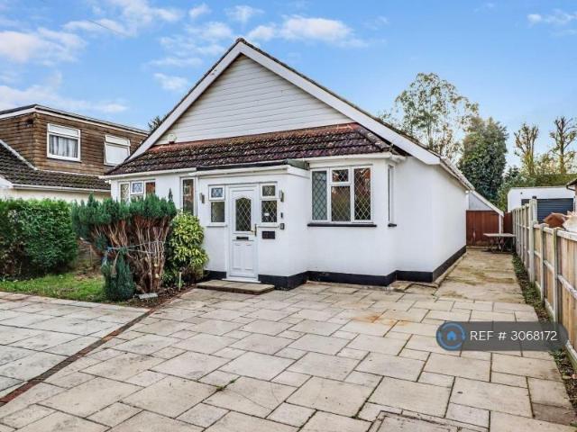 Bungalow for rent in Pooley Green, Runnymede