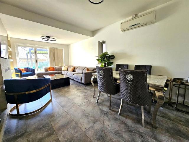 Bungalow for rent in Emerson Park, Greater London