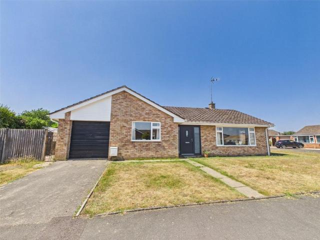 Bungalow for rent in Northwick, Worcestershire