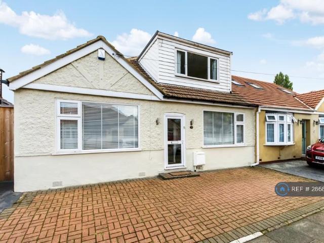 Bungalow for rent in Longlands, Halfway Street