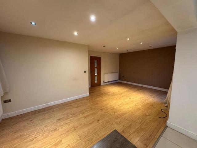 House for rent in Glenfields, Pinfold