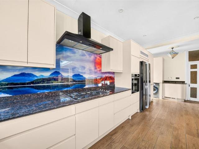 Bungalow for rent in Greater London