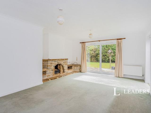 House for rent in Perryfields, West Sussex