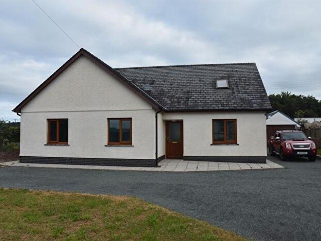 Apartment for rent in Penrhiw-llan, Wales