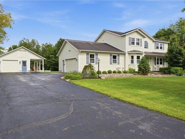 House for sale in Camillus, New York