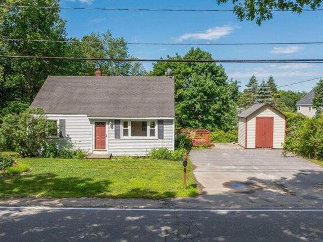 House for sale in Cape Elizabeth, Maine