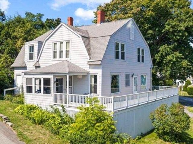 House for sale in Cape Elizabeth, Maine