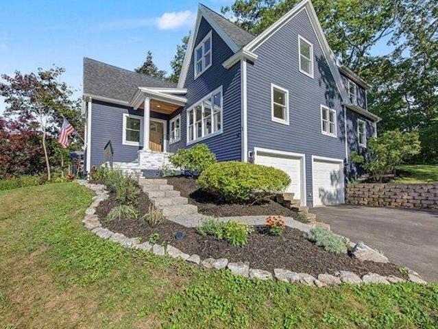 House for sale in Cape Elizabeth, Maine