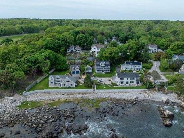 House for sale in Cape Elizabeth, Maine