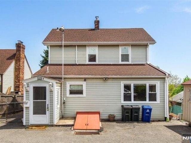 House for sale in Carlstadt House for sale in Carlstadt