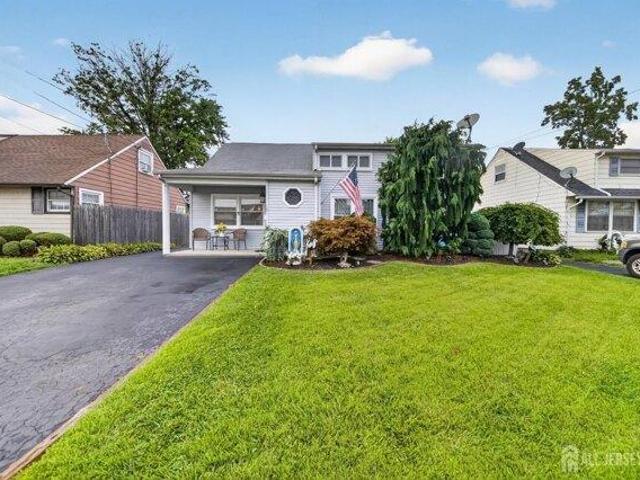 House for sale in Avenel, New Jersey
