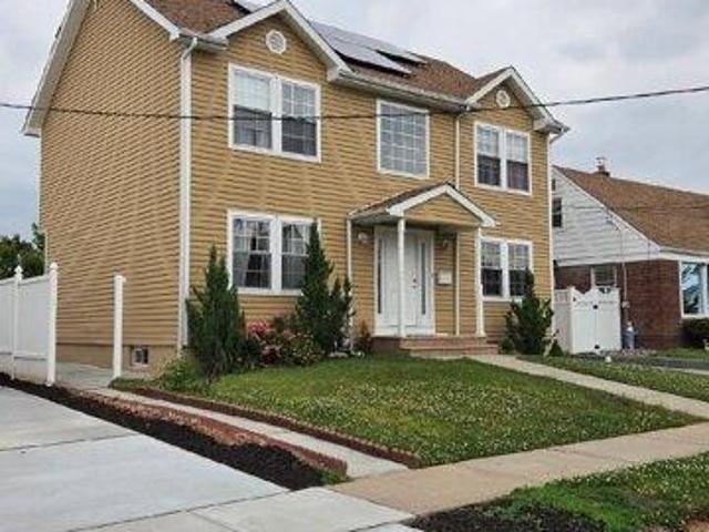 House for sale in Carteret, New Jersey
