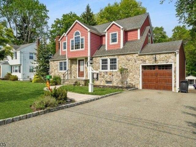 House for sale in Cedar Grove, New Jersey