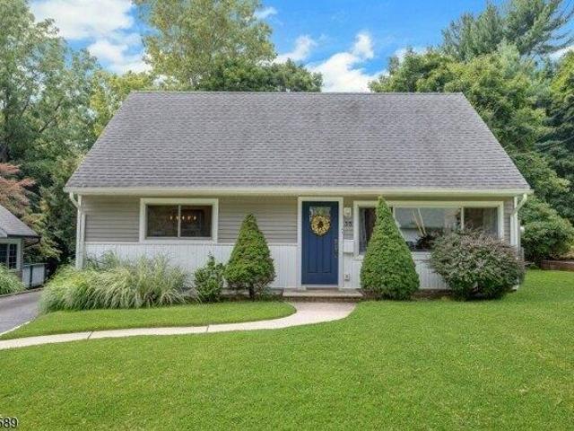 House for sale in Cedar Grove, Essex County