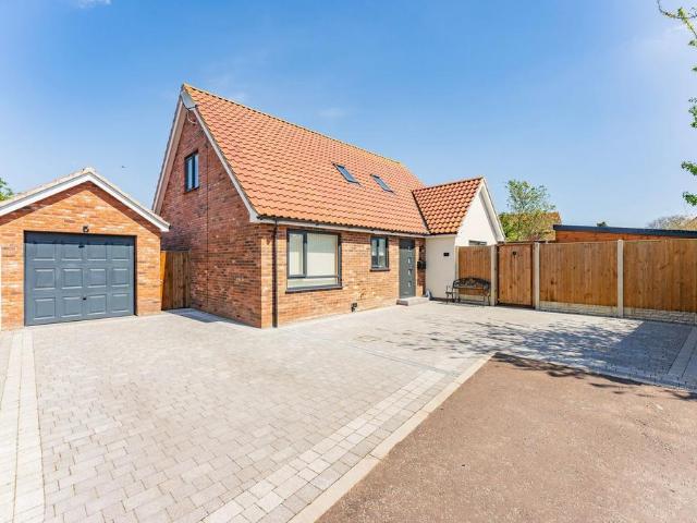 House for sale in Stokesby, Norfolk