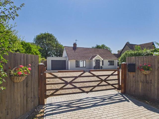 House for sale in Chelmondiston, Suffolk