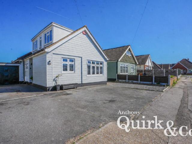 House for sale in Winter Gardens, Essex