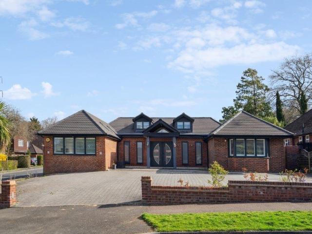 House for sale in Batchworth