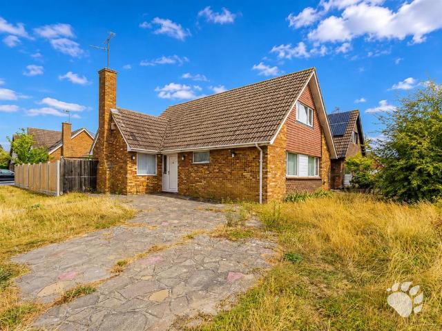 House for sale in Lee Chapel, Essex