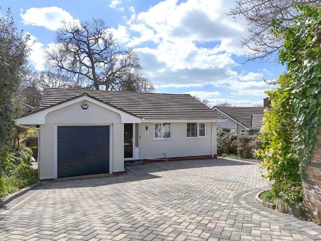 House for sale in Highcliffe