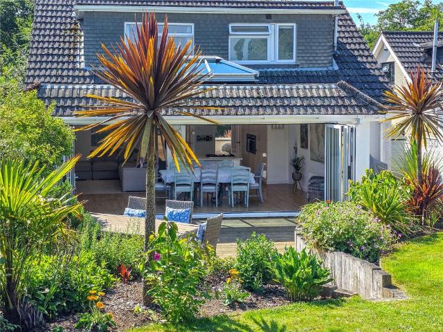 House for sale in Highcliffe