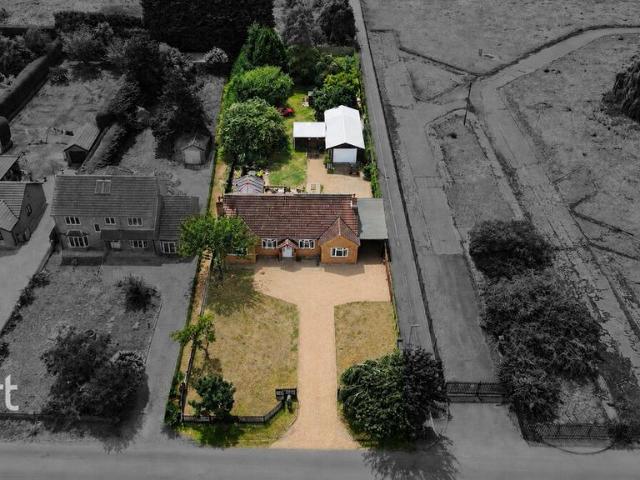 House for sale in Gosberton Clough, Lincolnshire