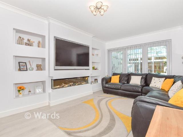 House for sale in Leybourne, Bourne Vale