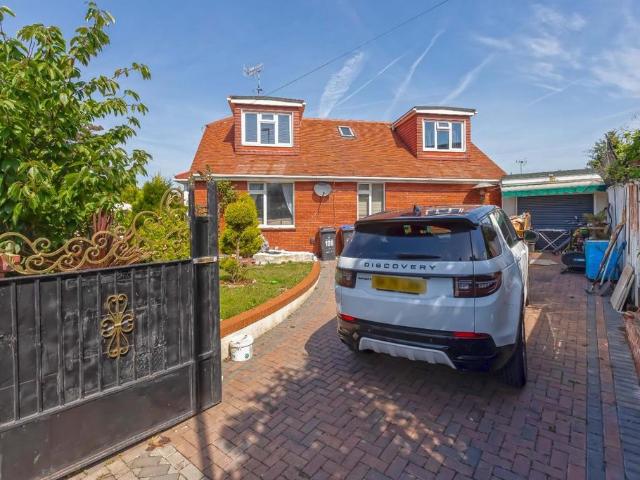House for sale in Fishersgate, West Sussex