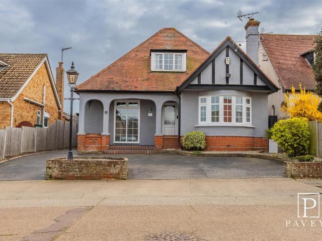 House for sale in Holland-on-Sea, Dale Hill