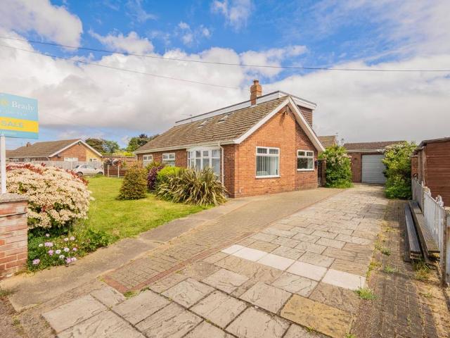 House for sale in Bradwell, Great Yarmouth