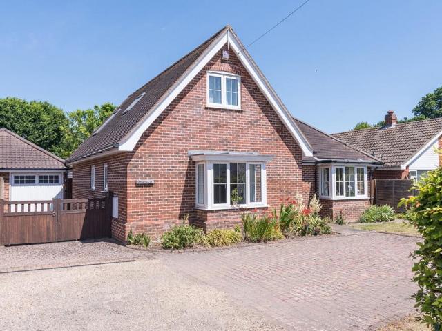House for sale in Chelmondiston, Suffolk