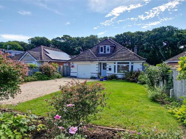 House for sale in Highcliffe