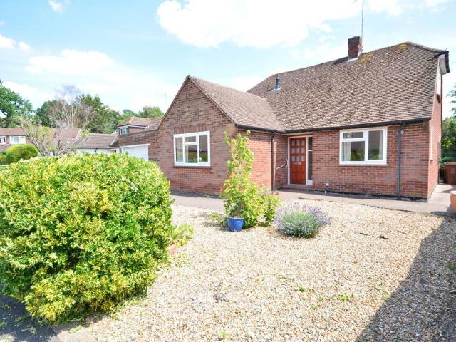 House for sale in Heol-las, Surrey