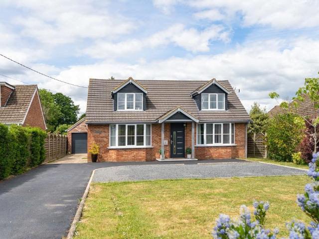 House for sale in Chipping Hill, Essex